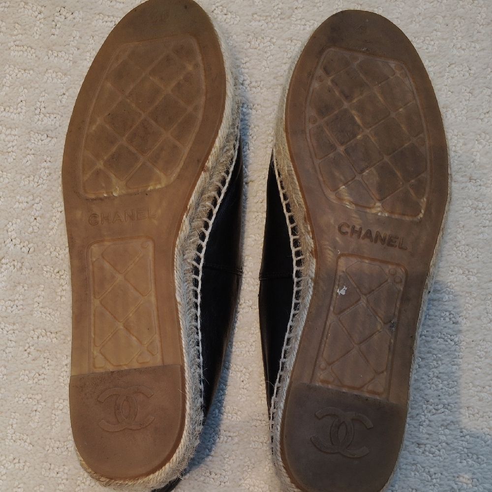 CHANEL Black Leather Espadrilles Authentic - Picture 5 of 7